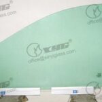 RH FRONT DOOR GLASS GREEN WITH FITTINGS